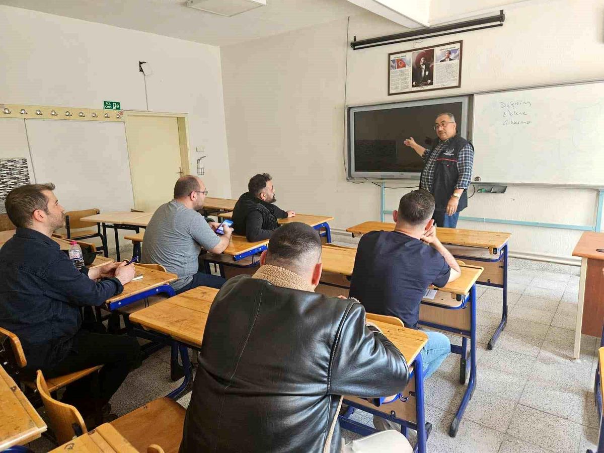 Kurban Kesim Kursu Emet\'te Gerçekleştirildi