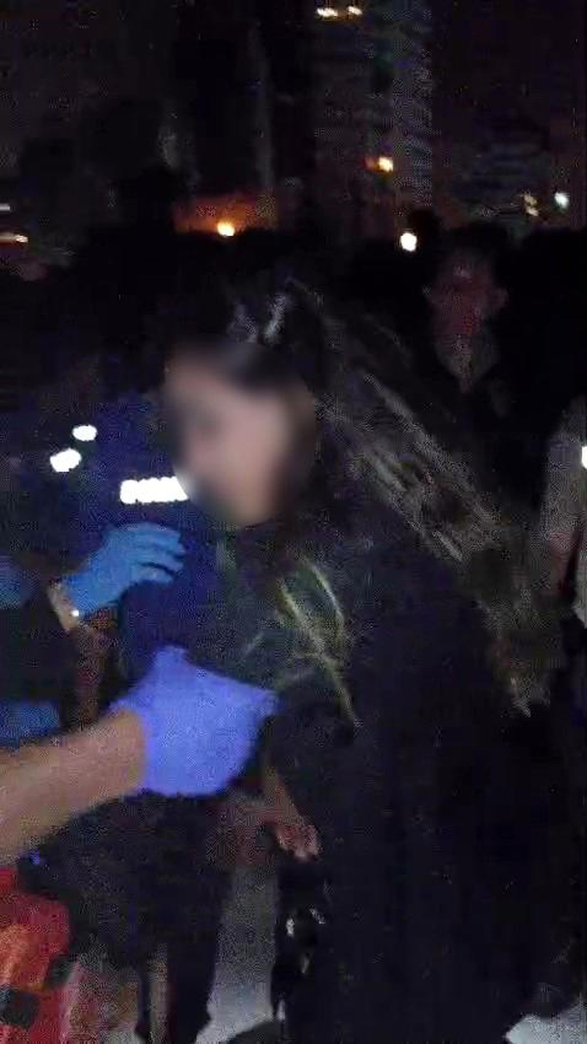 Falezlerden düşerek mahsur kaldı, kendisini kurtaran ekiplerden özür diledi