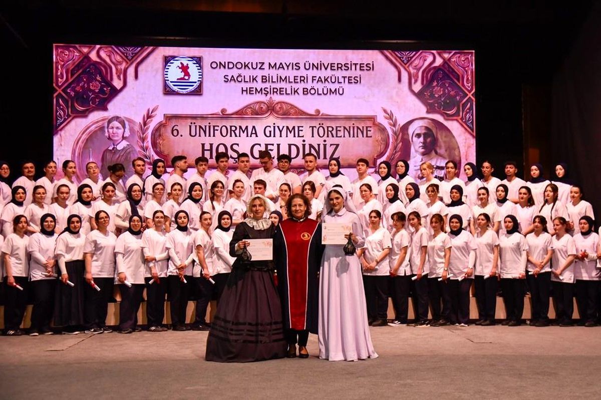 OMÜ\'nde Hemşirelik Öğrencilerine Üniforma Töreni