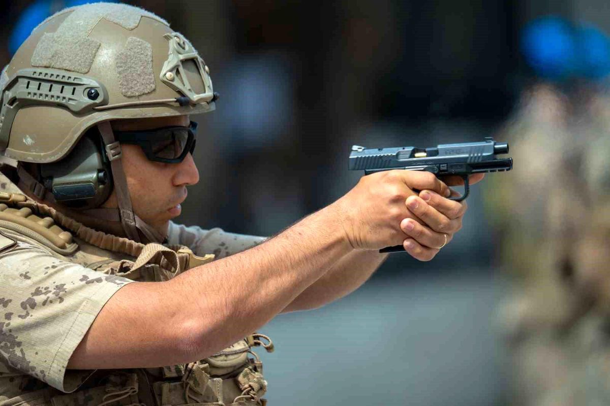 Foça\'da Jandarma Atış Yarışması Yarı Finali Tamamlandı