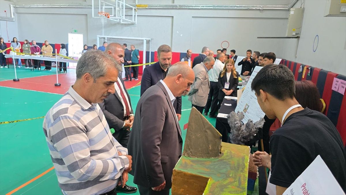 Malatya\'da TÜBİTAK 4006 Bilim Fuarı Açıldı