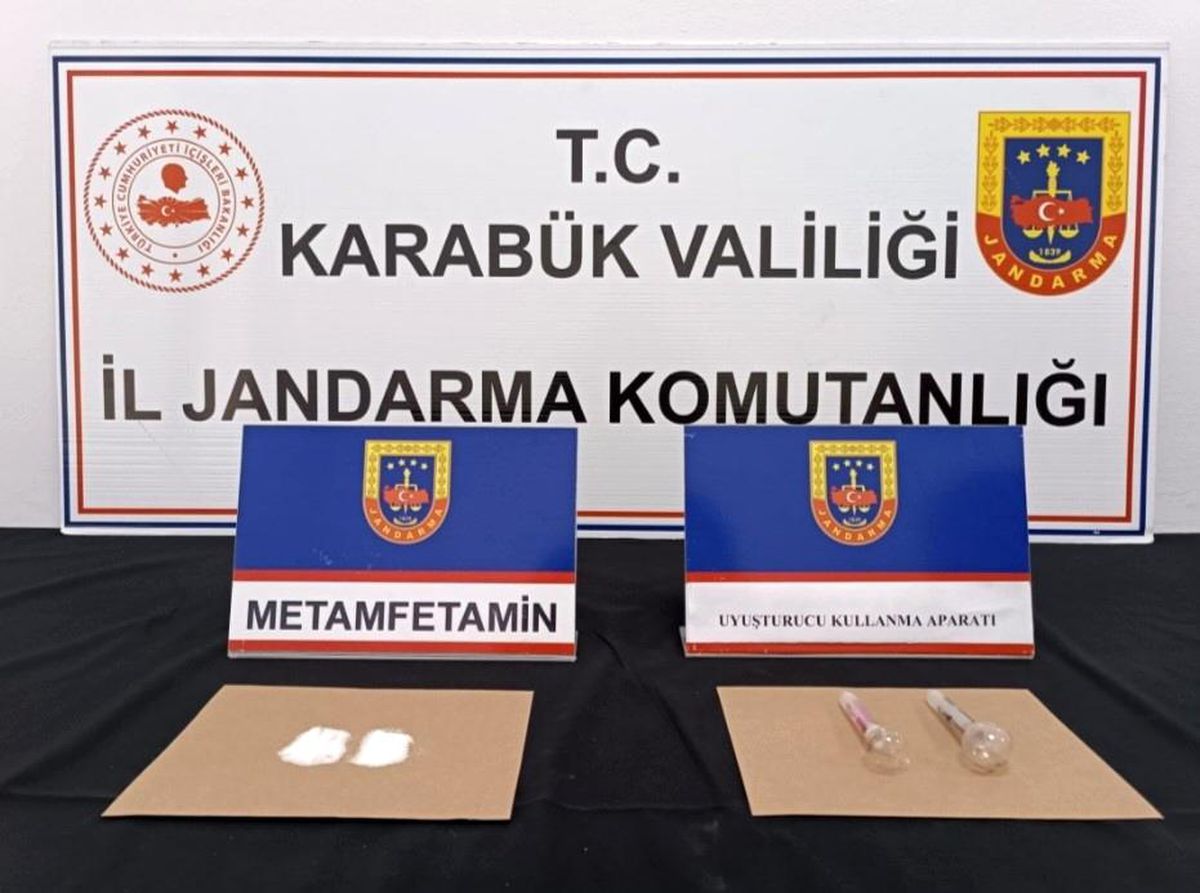Karabük\'te Uyuşturucu ve Bandrolsüz Tütün Operasyonu
