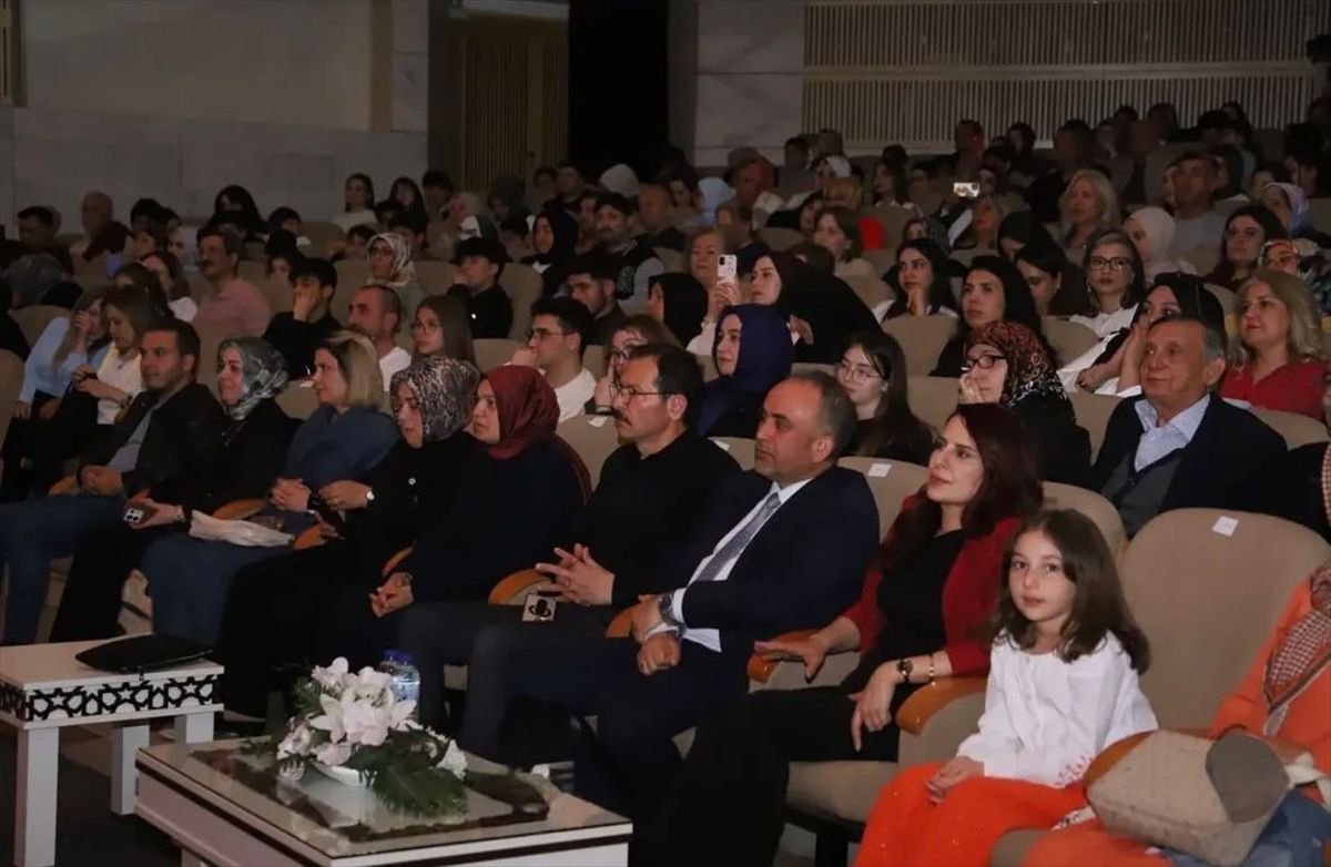 Gönül Sesi Korosu\'ndan Konya\'da Konser