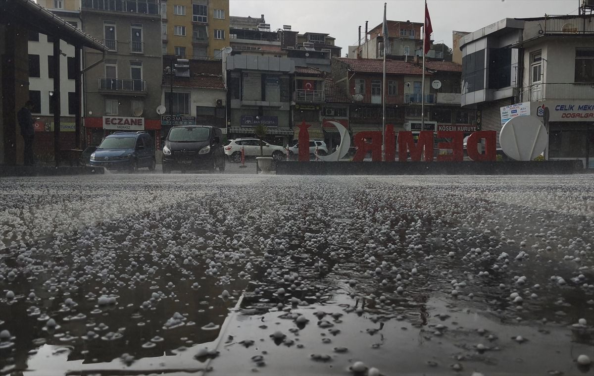 Manisa\'da Fırtına ve Sağanak Zararları