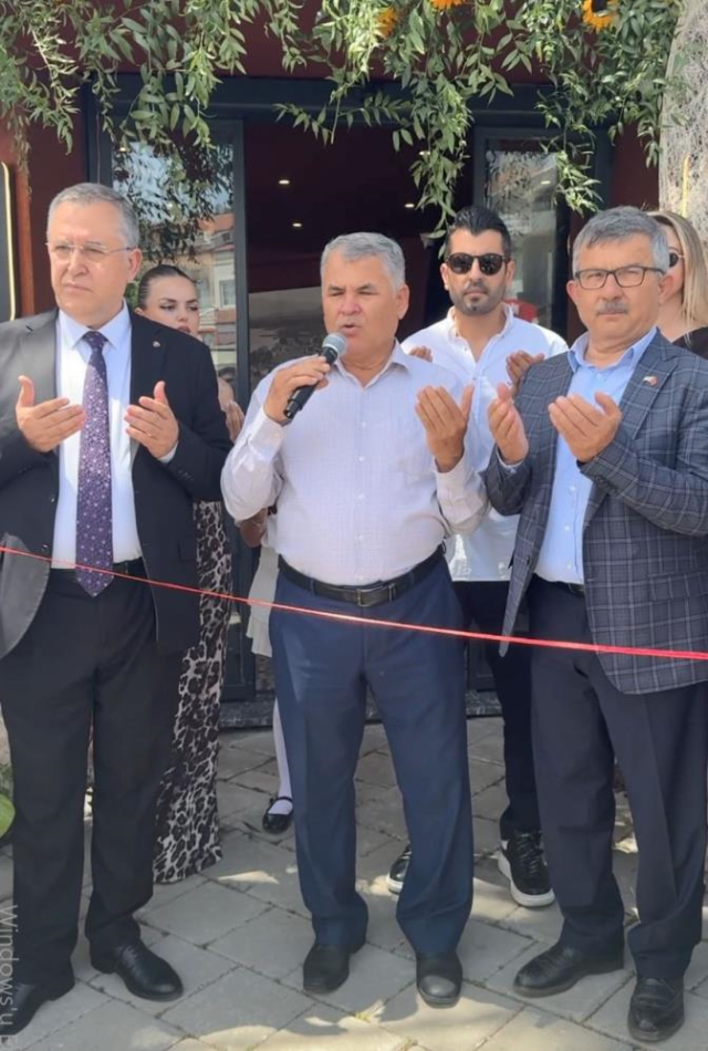 Meyhane açılışını duayla yaptılar