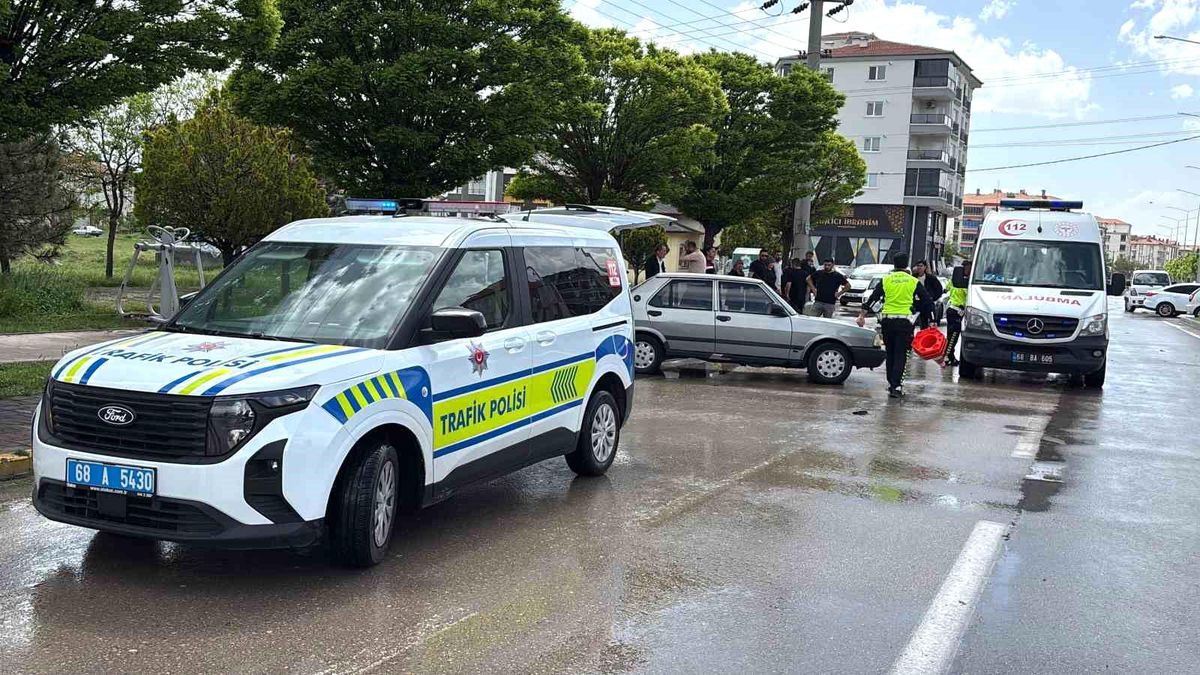 Aksaray\'da Yaşlı Kadına Araç Çarptı