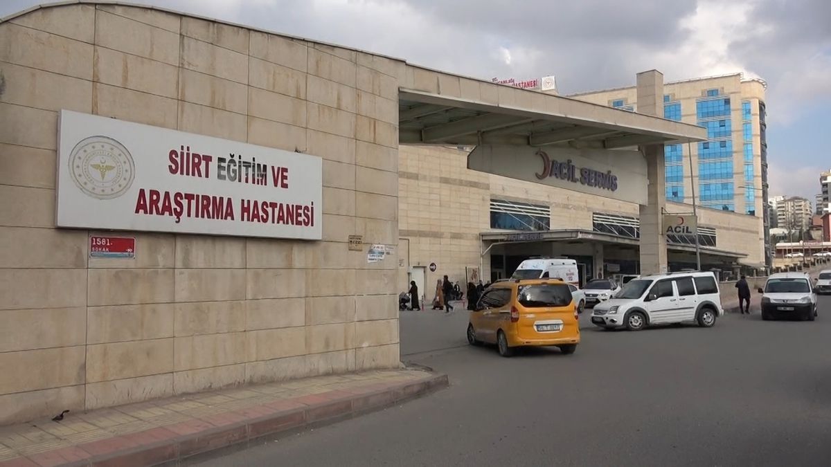 Siirt\'te Öğrenciler Hastaneye Kaldırıldı
