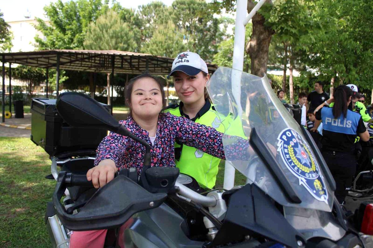 Polis, Engelli Öğrencilere Unutulmaz Bir Gün Yaşattı