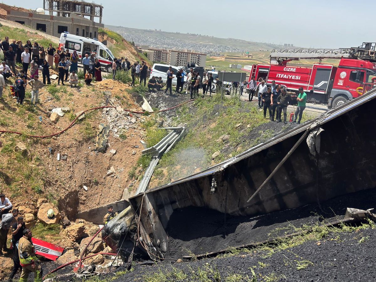 Cizre\'de TIR Kazası: Şoför Hayatını Kaybetti