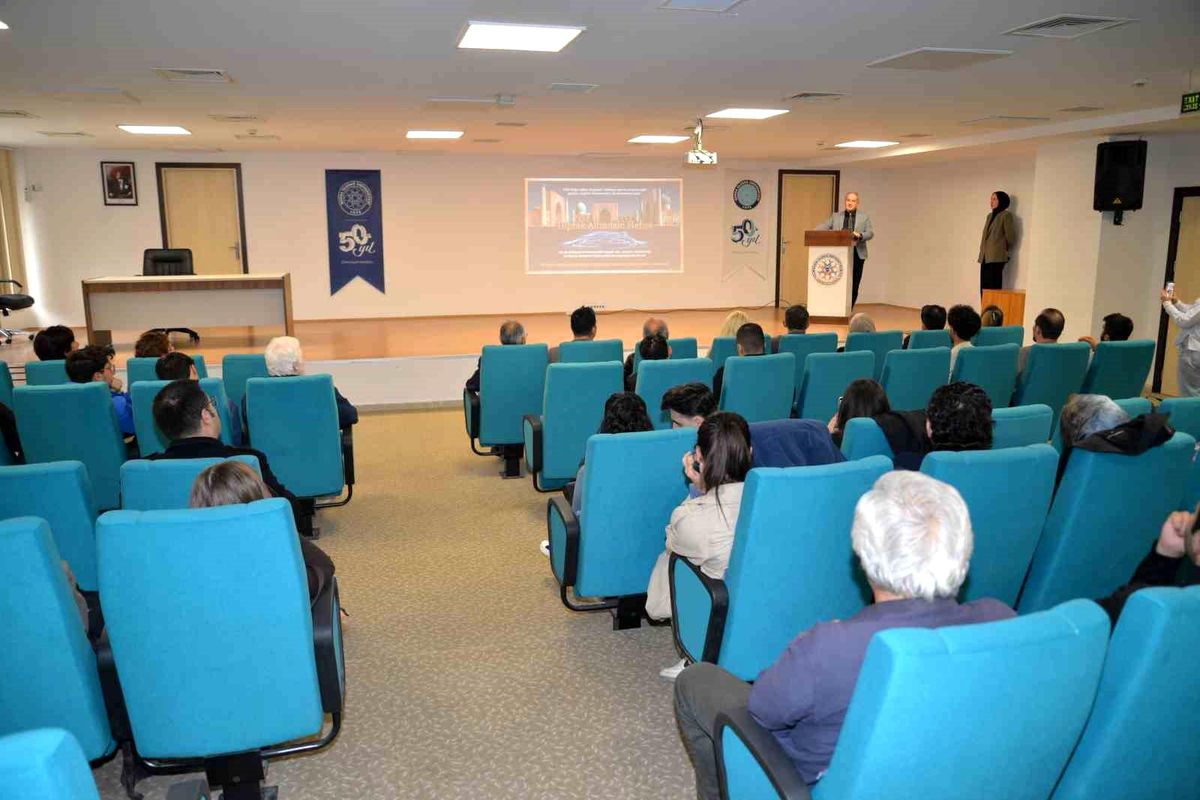 Semerkand Tarihi Konferansı