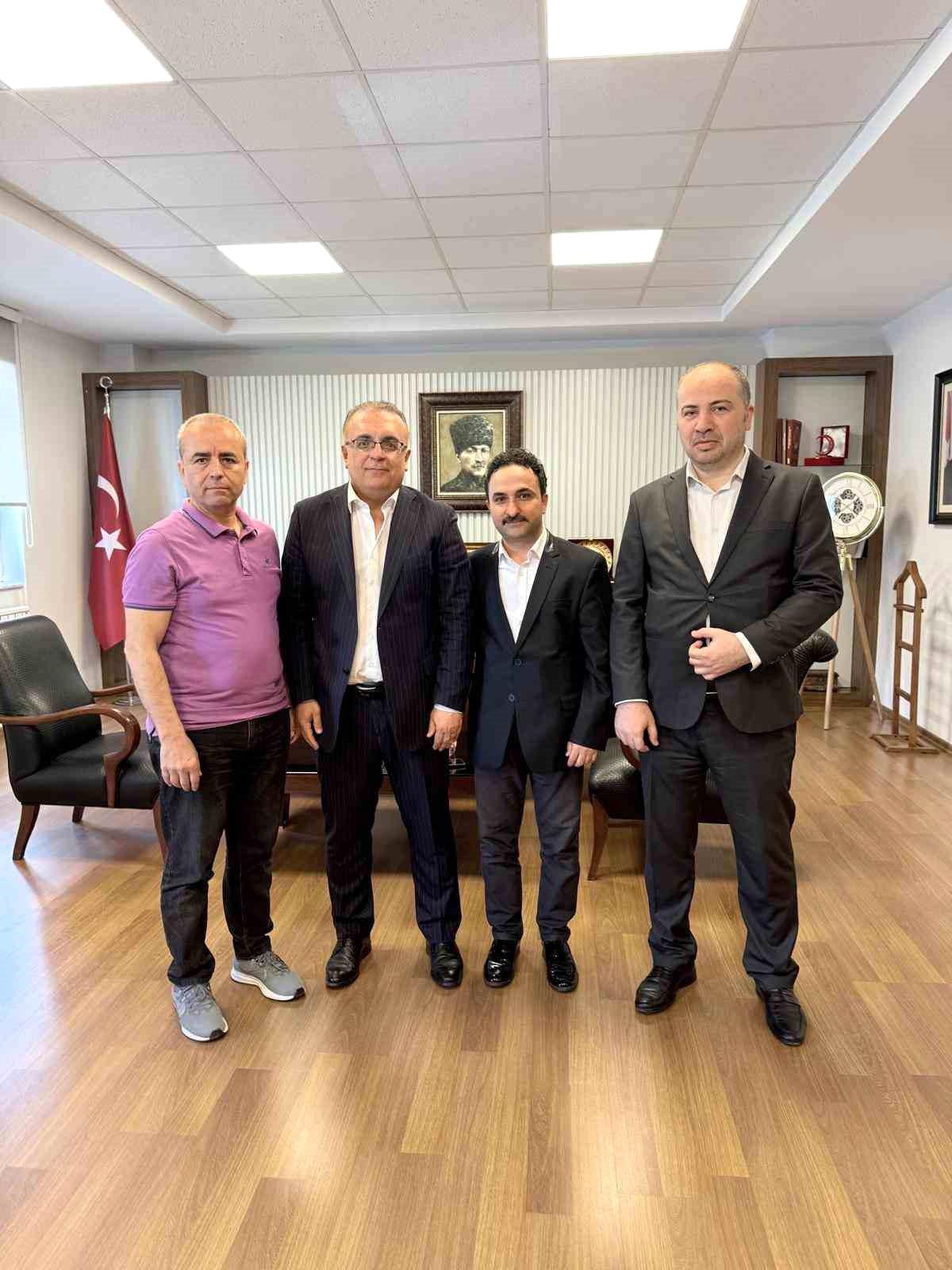 Şehit polisin babasından kaymakama ziyaret