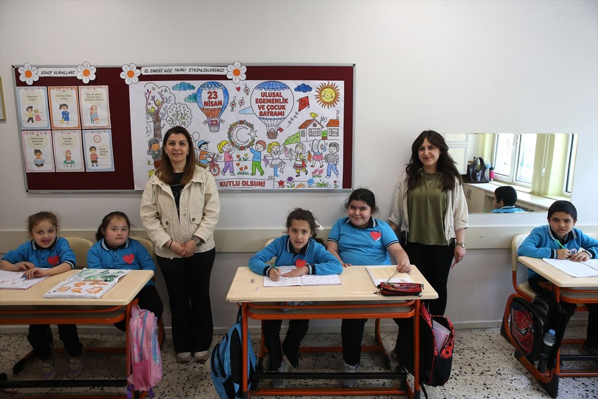 Talas\'ta özel eğitim öğrencilerinden eser sergisi