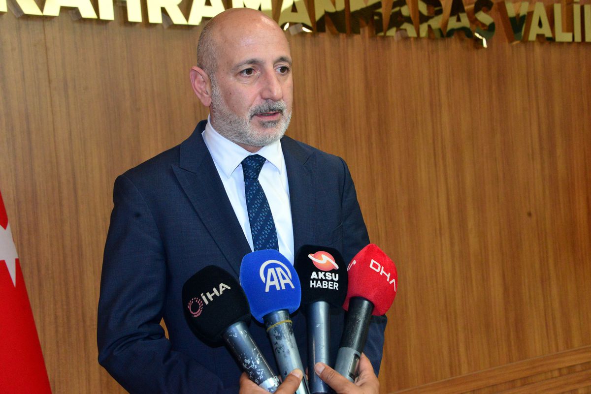 Komisyon, Öğretmen ve Öğrencilerin Mezarlıklarını Ziyaret Etti