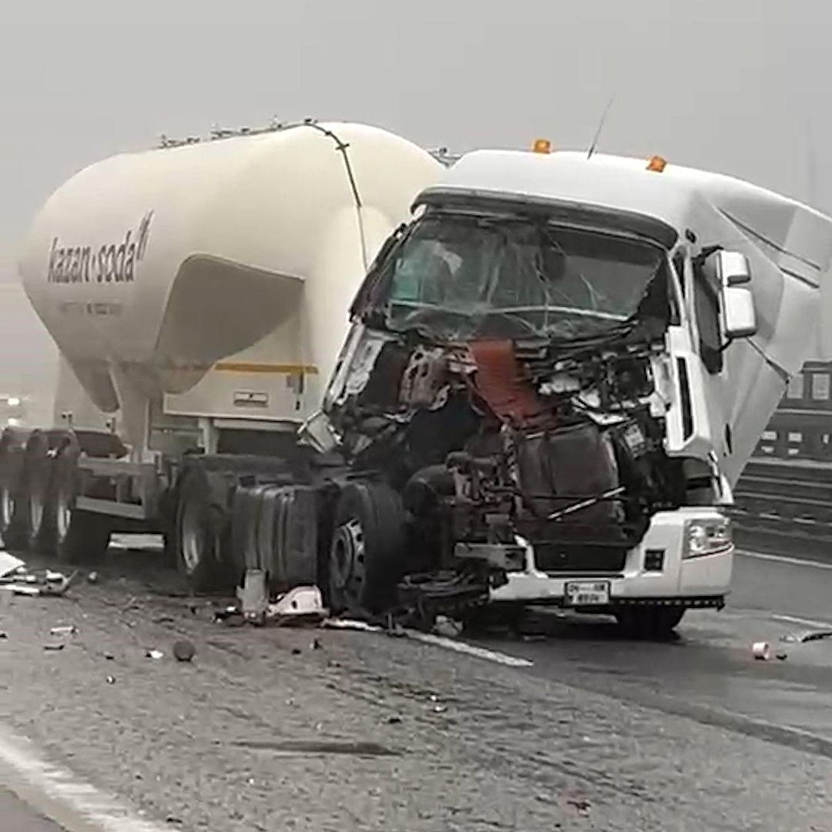 Boluda Tır Kazasında Sürücü Yarasız Kurtuldu