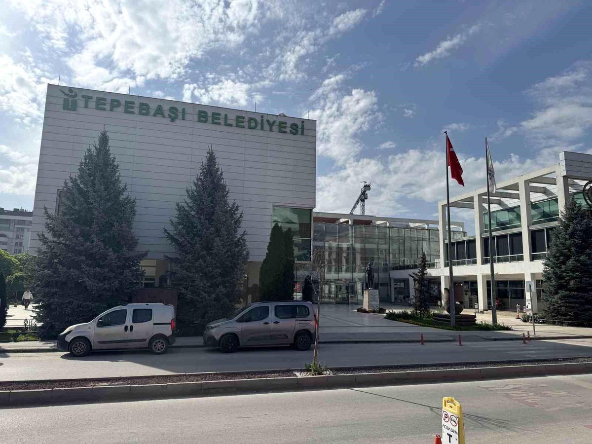 Tepebaşı Belediyesi\'ne yolsuzluk operasyonu