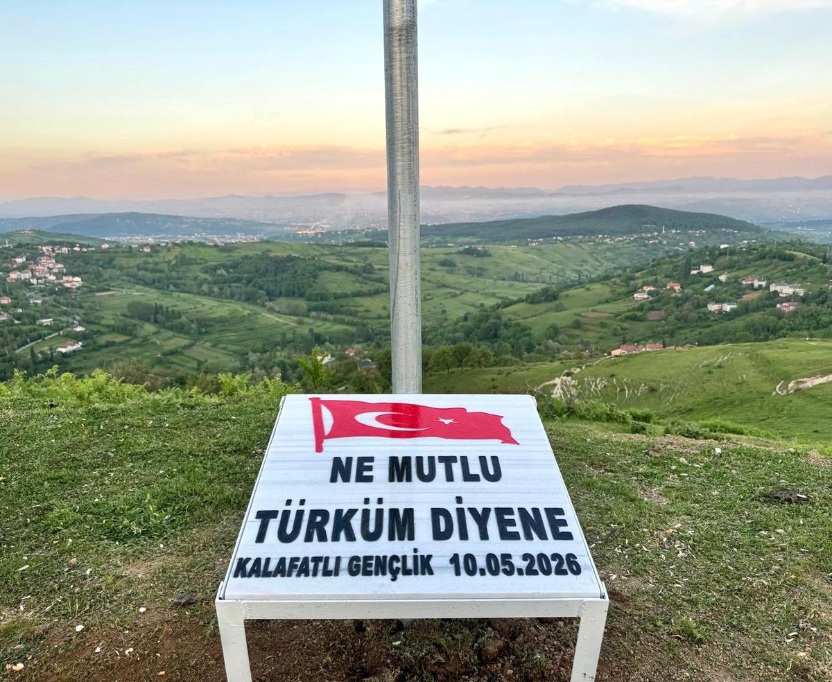 Çaycuma Gençleri Bayrak Dikti