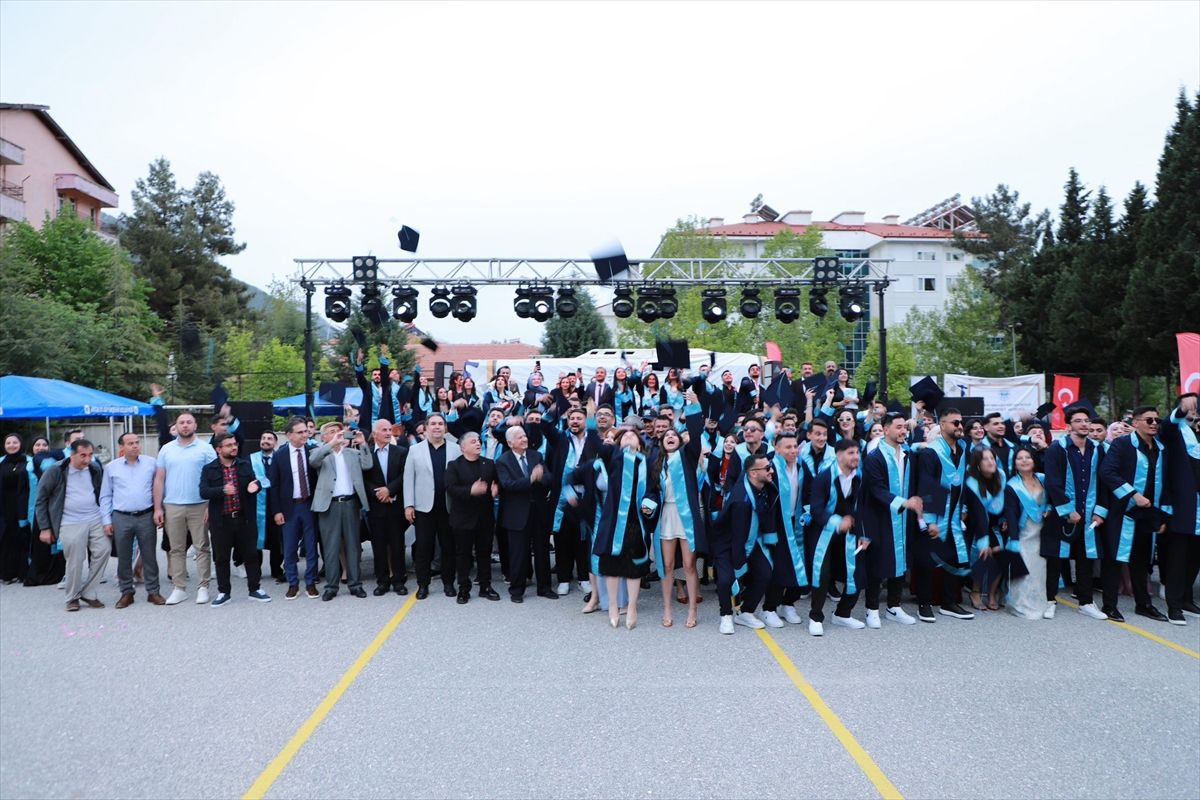 ALKÜ Akseki\'de Mezuniyet Töreni Düzenlendi