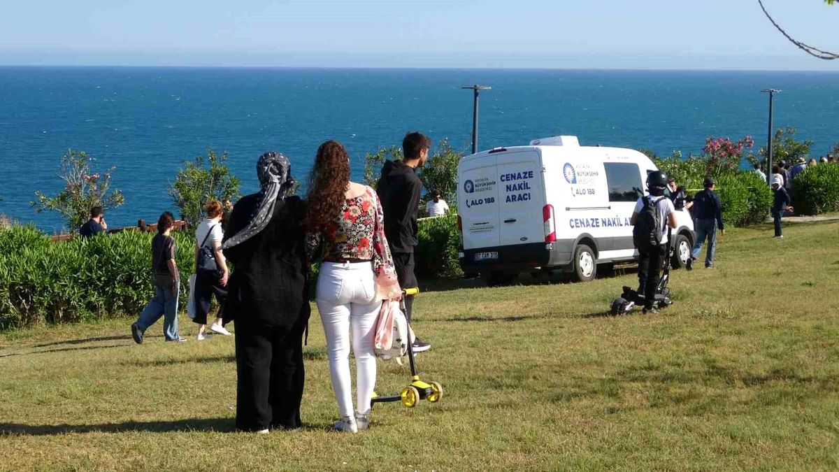 Antalya\'da 40 metrelik falezlerden düşen şahıs hayatını kaybetti