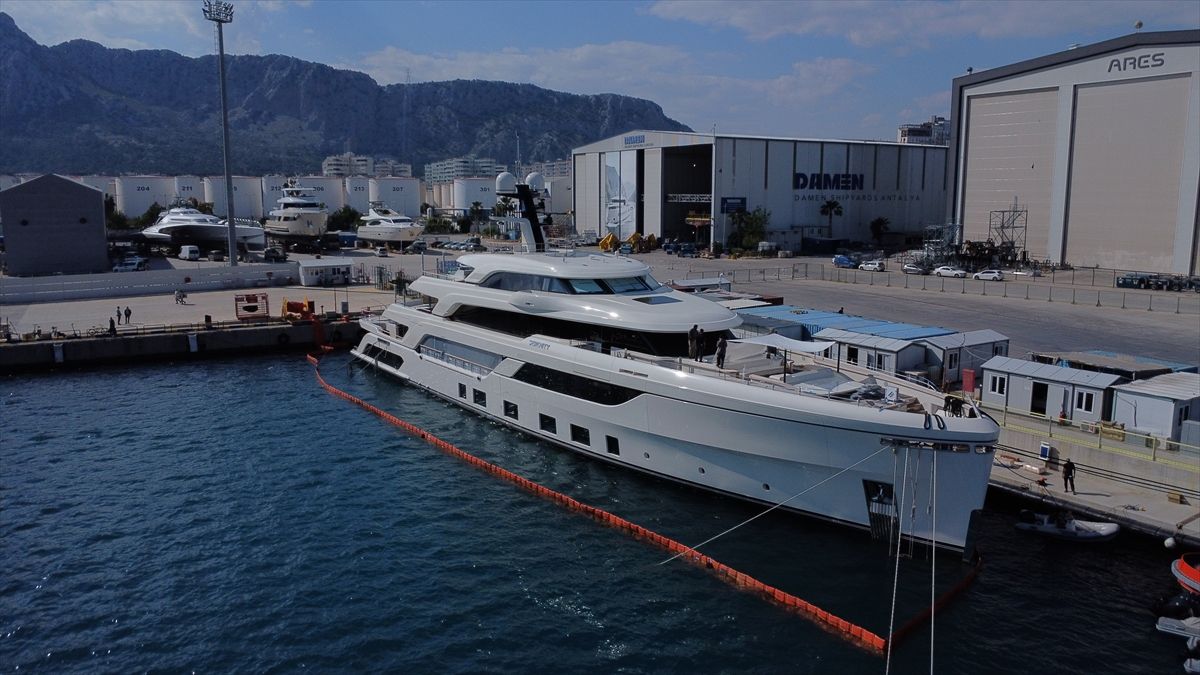 Antalya\'da Usulsüz Taşınan 1 Ton Yoğurt İmha Edildi