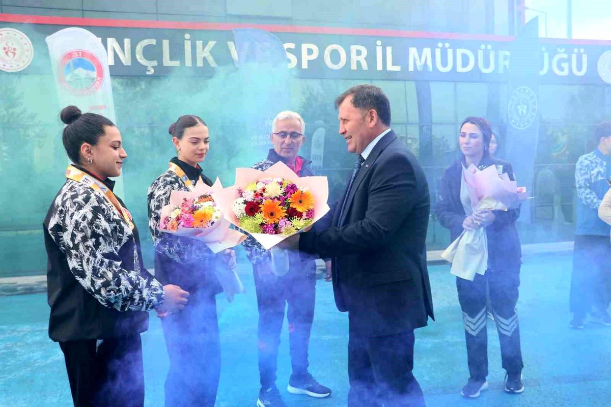 Bilek Güreşinde Büyük Başarı