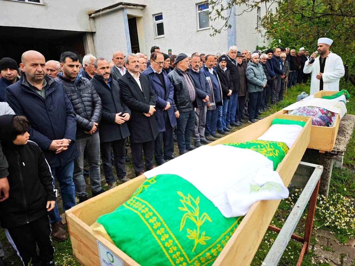 Aynı gün vefat eden şahıs ile annesi toprağa verildi