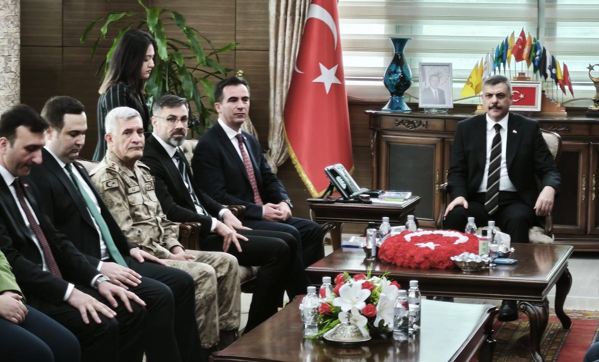 Bakan Çiftçi Bitlis\'te Ziyaretlerde Bulundu