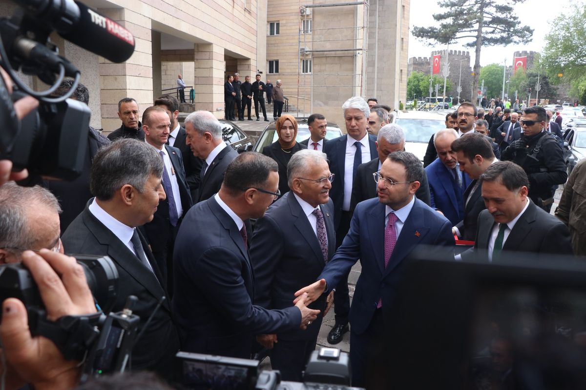 Yeni Anayasa İhtiyacı Zirveye Ulaşıyor