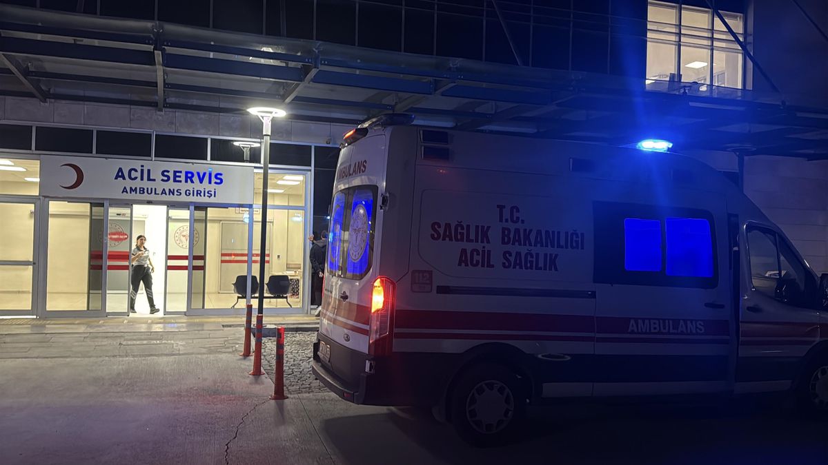 Bodrum\'da Lastik Bot Krizi: 22 Kaçak Kurtarıldı, 1 Ölü Bulundu