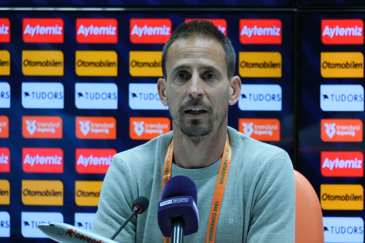 Alanyaspor Pereira ile Anlaştı