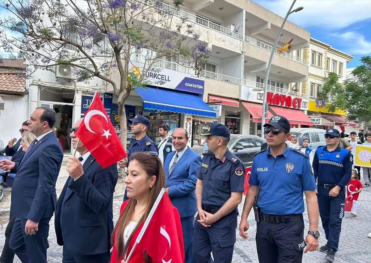 Datça\'da Gençlik Haftası yürüyüşü