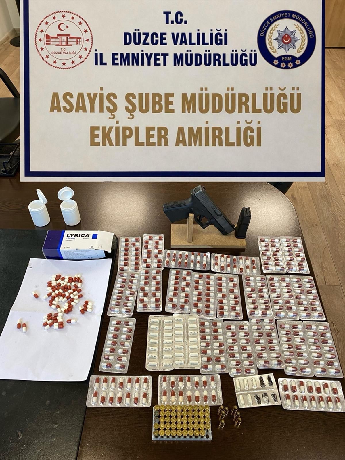 Düzce\'de 4 Bin 273 Uyuşturucu Hap Ele Geçirildi