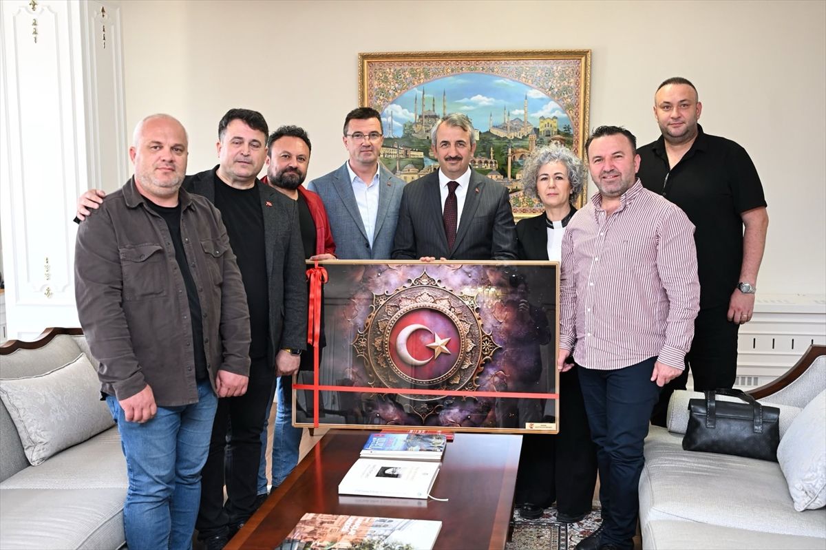 Yalçın, Gençlerle Dünya Düzeni Konuştu