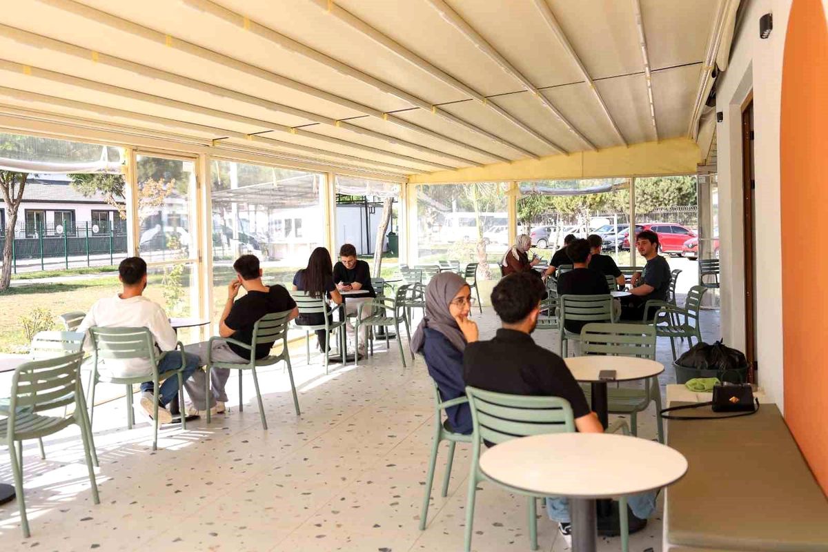 Efeler Belediyesi Yurt Kafe\'yi hizmete açmak için gün sayıyor