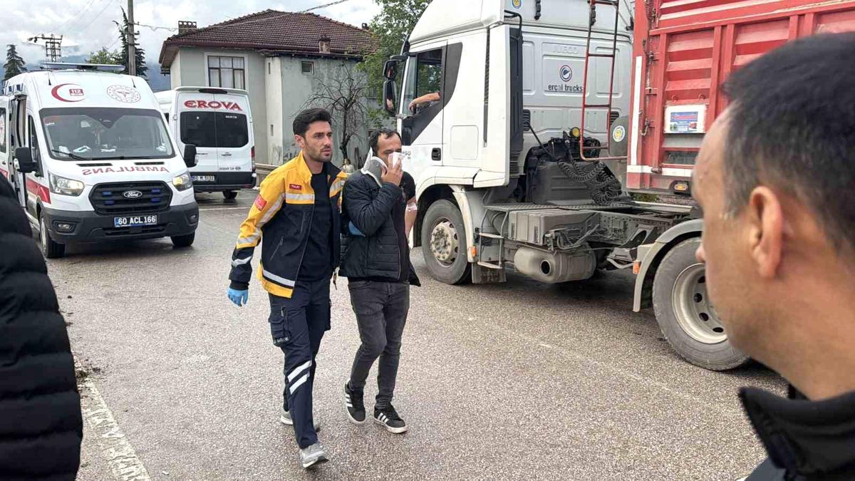 Tokat\'ta Minibüs Kazası: 10 Yaralı