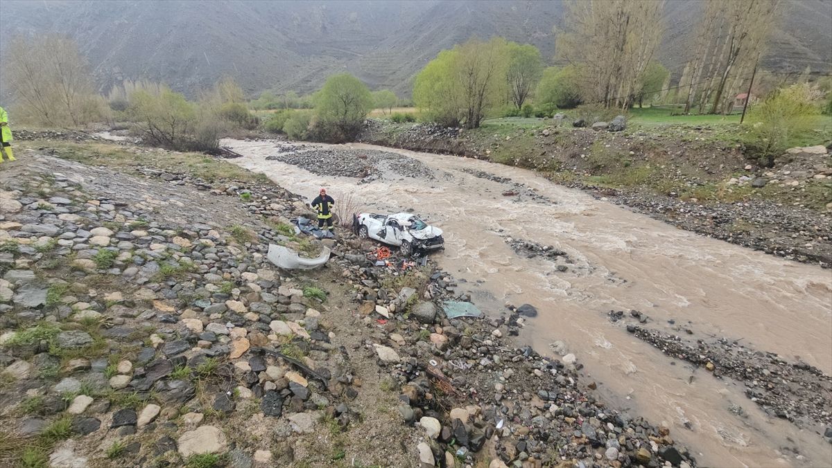Erzincan\'da Feci Kaza: 2 Ölü, 1 Yaralı