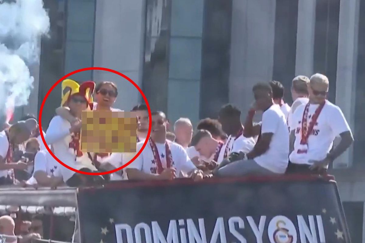 Galatasaray\'da şampiyonluk kutlaması başladı! Torreira ve Yunus\'tan dikkat çeken pankart