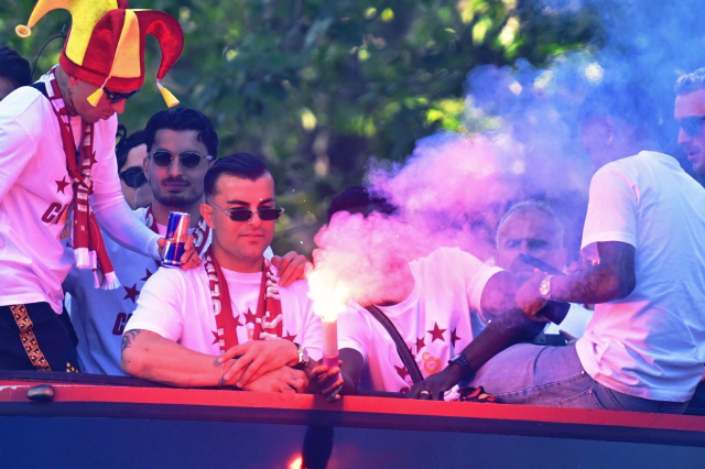 Galatasaray'dan <a class='keyword-sd' href='/fenerbahce/' title='Fenerbahçe'>Fenerbahçe</a>'ye olay gönderme