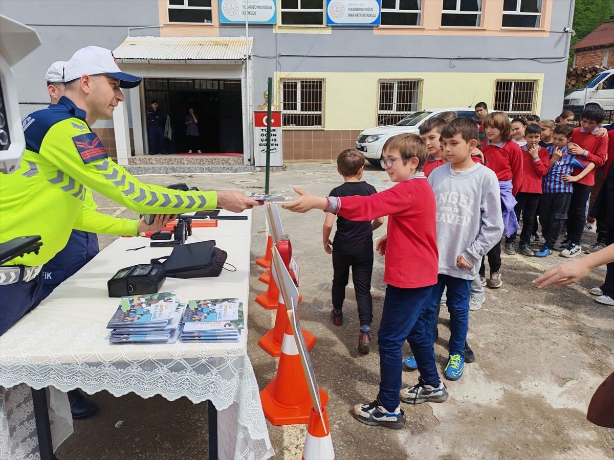 Giresun\'da Köy Okullarına Trafik Eğitimi