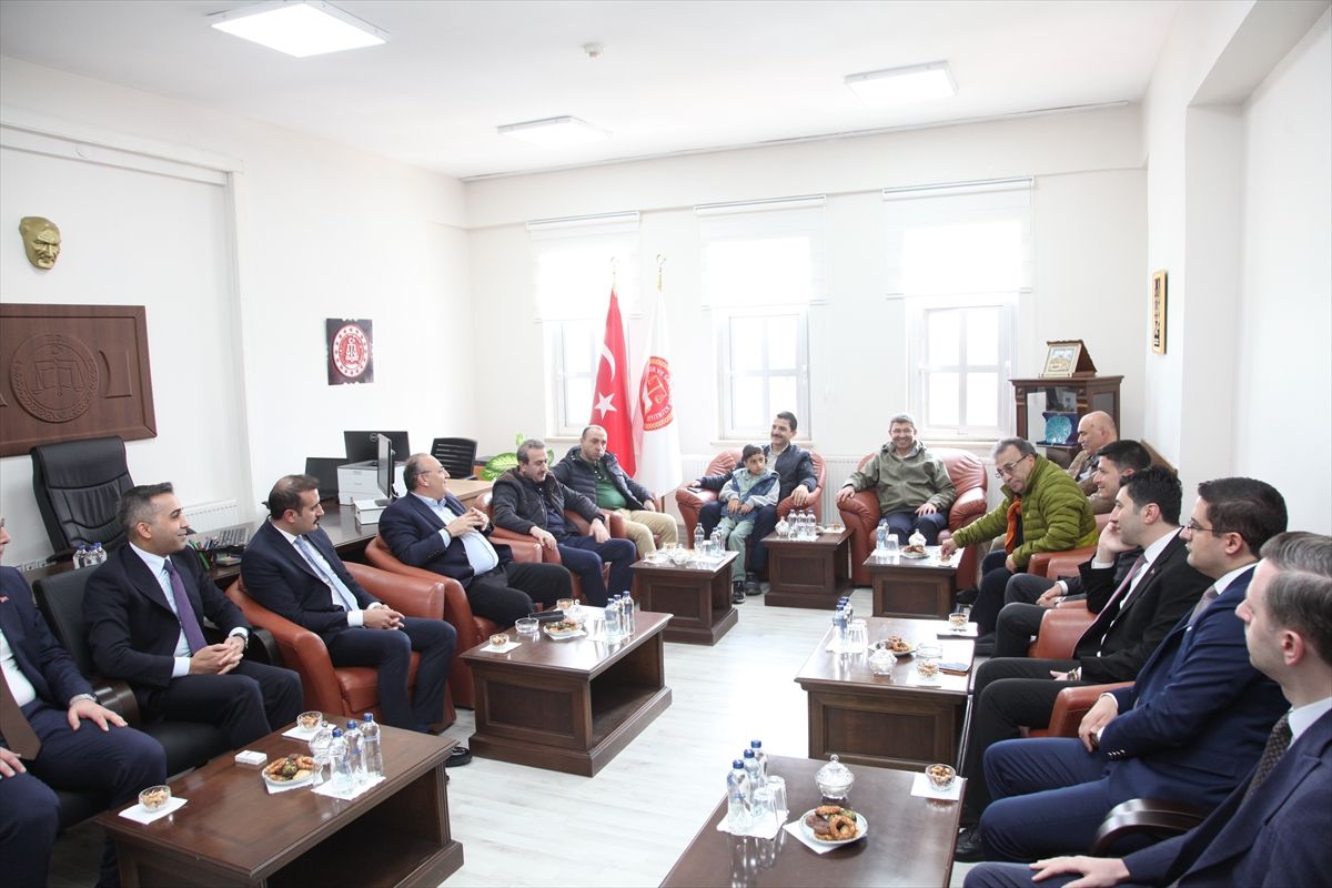 HSK Heyeti Ahlat Adliyesi\'ni Ziyaret Etti