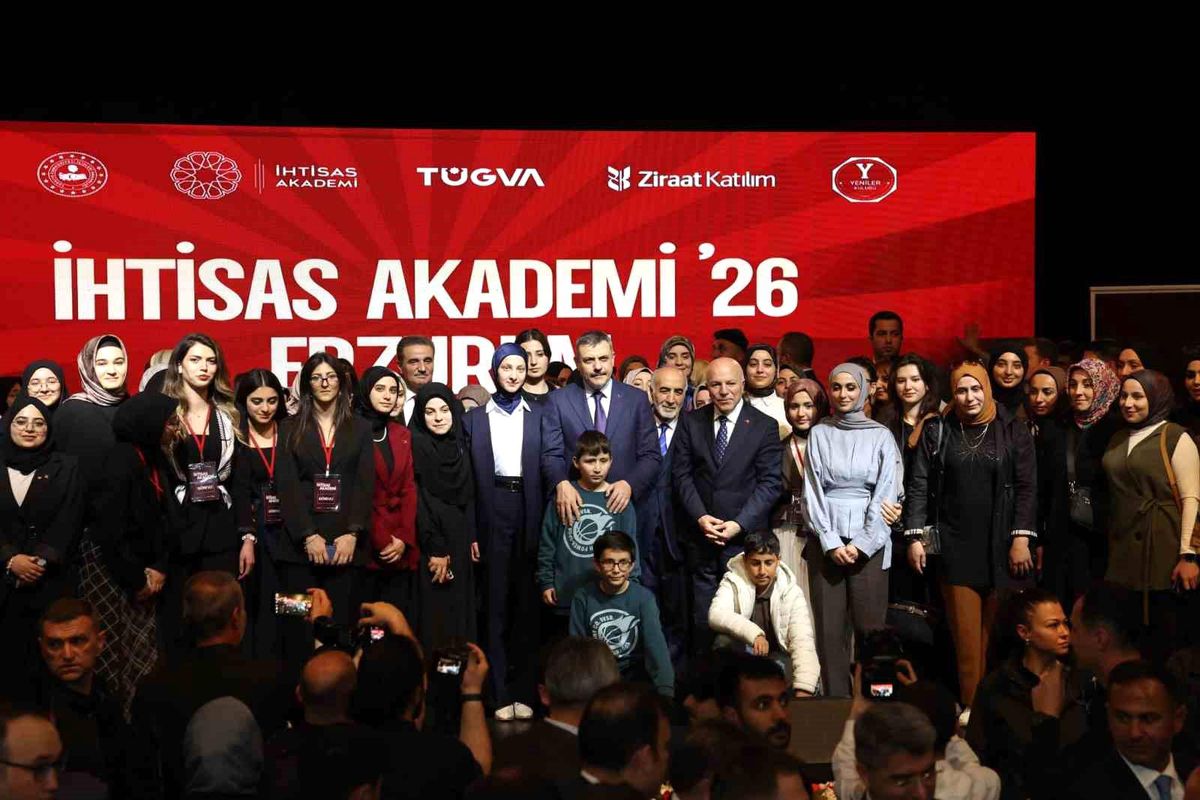 Bakan Çiftçi: Gençlerin heyecanı umutları büyütüyor