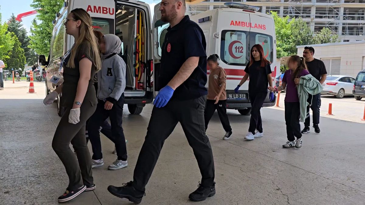 İndirimli çiğ köfte yiyen 28 öğrenci hastanelik oldu