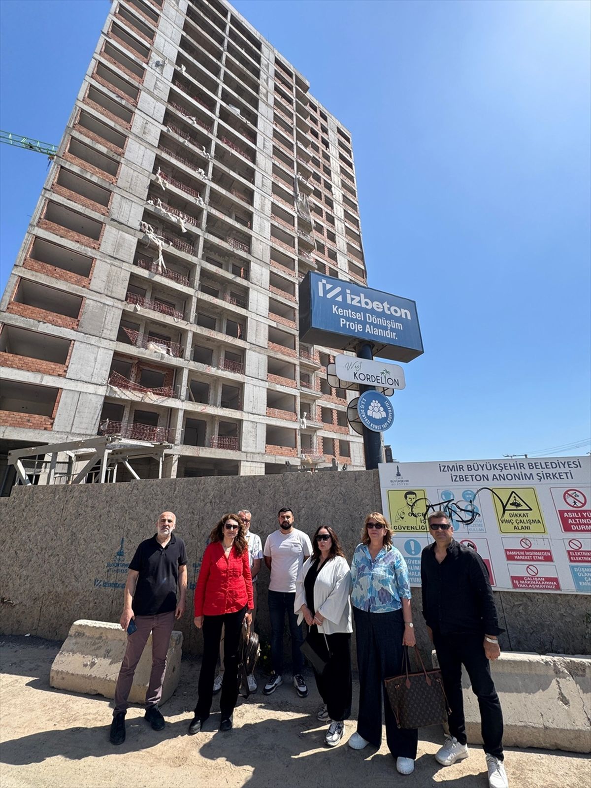 Karşıyaka\'da Kentsel Dönüşüm Protestosu