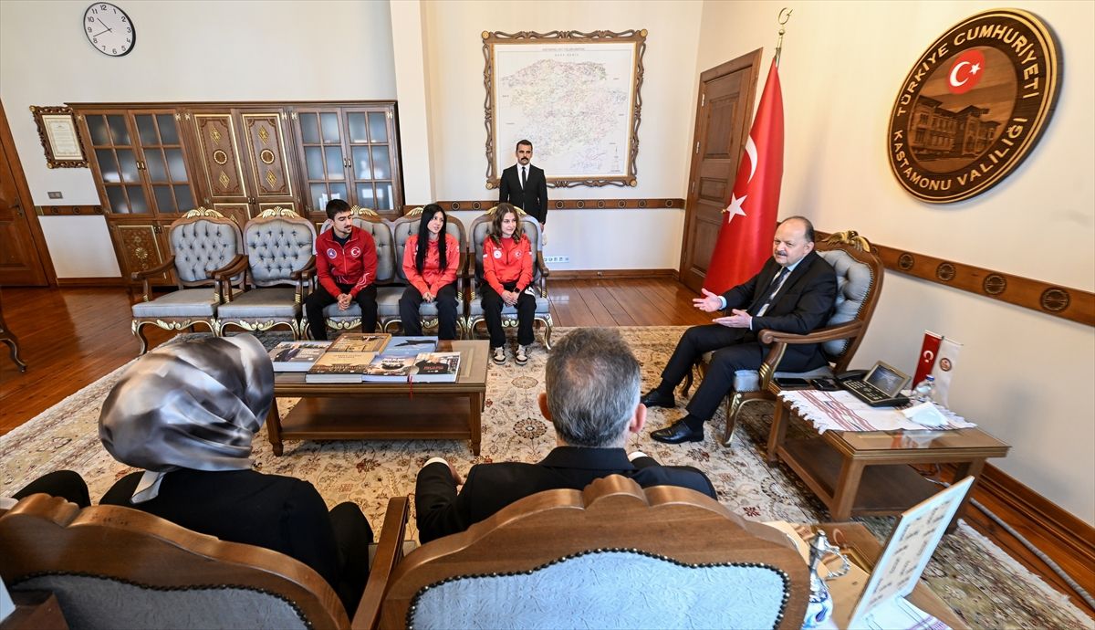 Vali Dallı\'dan Gençlere Destek