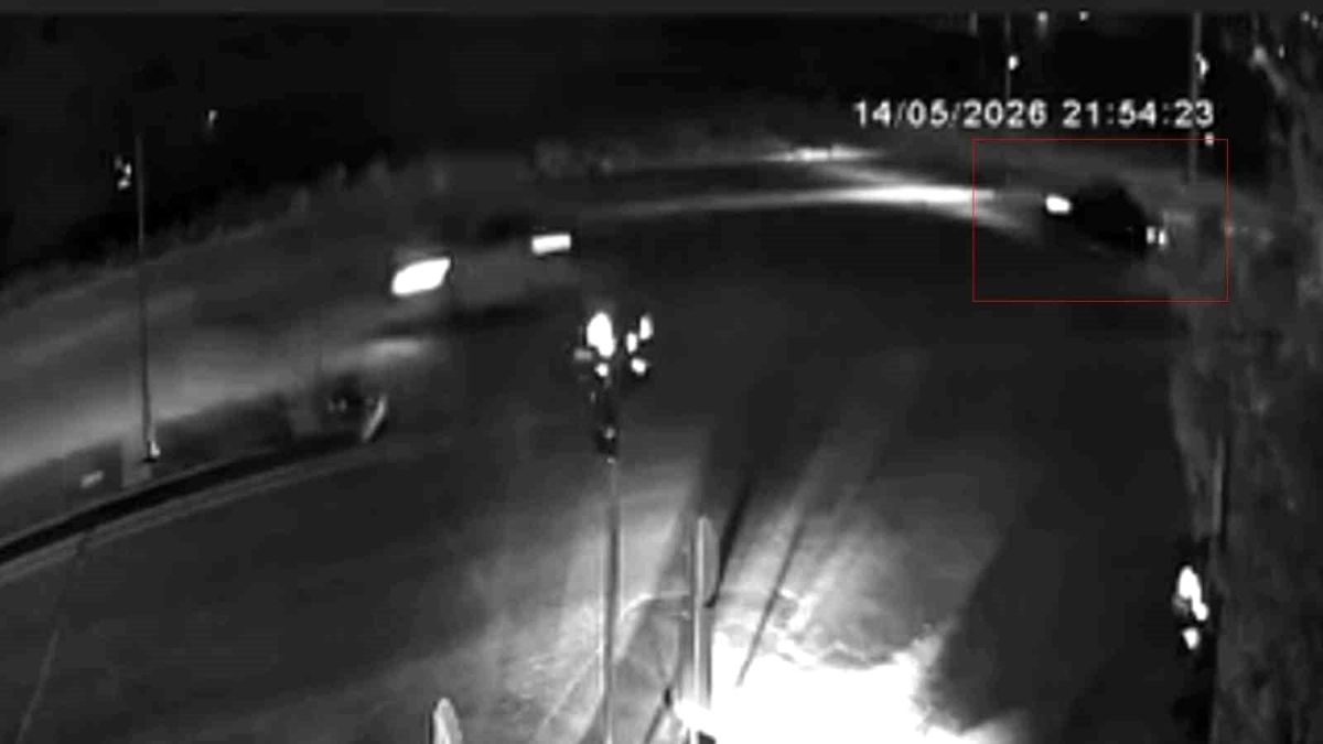 Gaziantep\'te otomobil tren yoluna uçtu: 3 yaralı