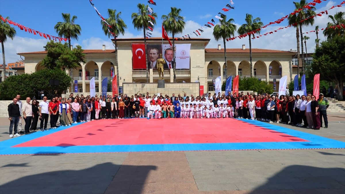 Mersin\'de Gençlik Haftası Kutlandı