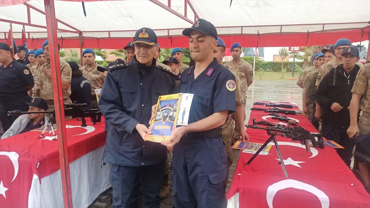 Osmaniye\'de engelli gençlere temsili askerlik heyecanı