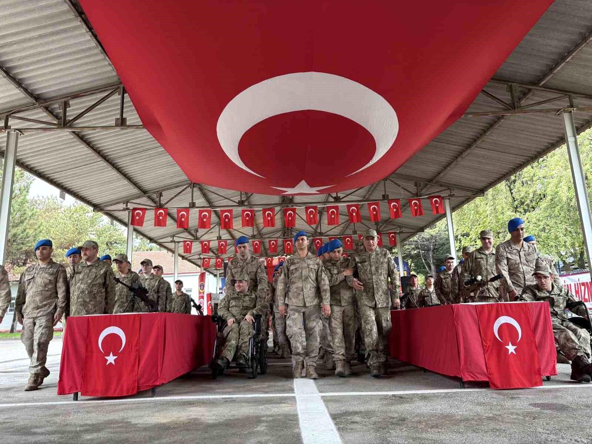 Özel bireyler üniforma giyip yemin etmenin gururunu yaşadı