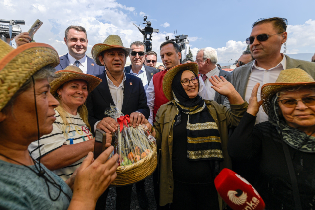 Özgür Özel'den İzmir'de 3 açılış: Söz verdiğimiz gibi camimizi hizmete sunduk