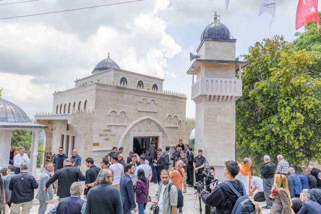 Özgür Özel'den İzmir'de 3 açılış: Söz verdiğimiz gibi camimizi hizmete sunduk