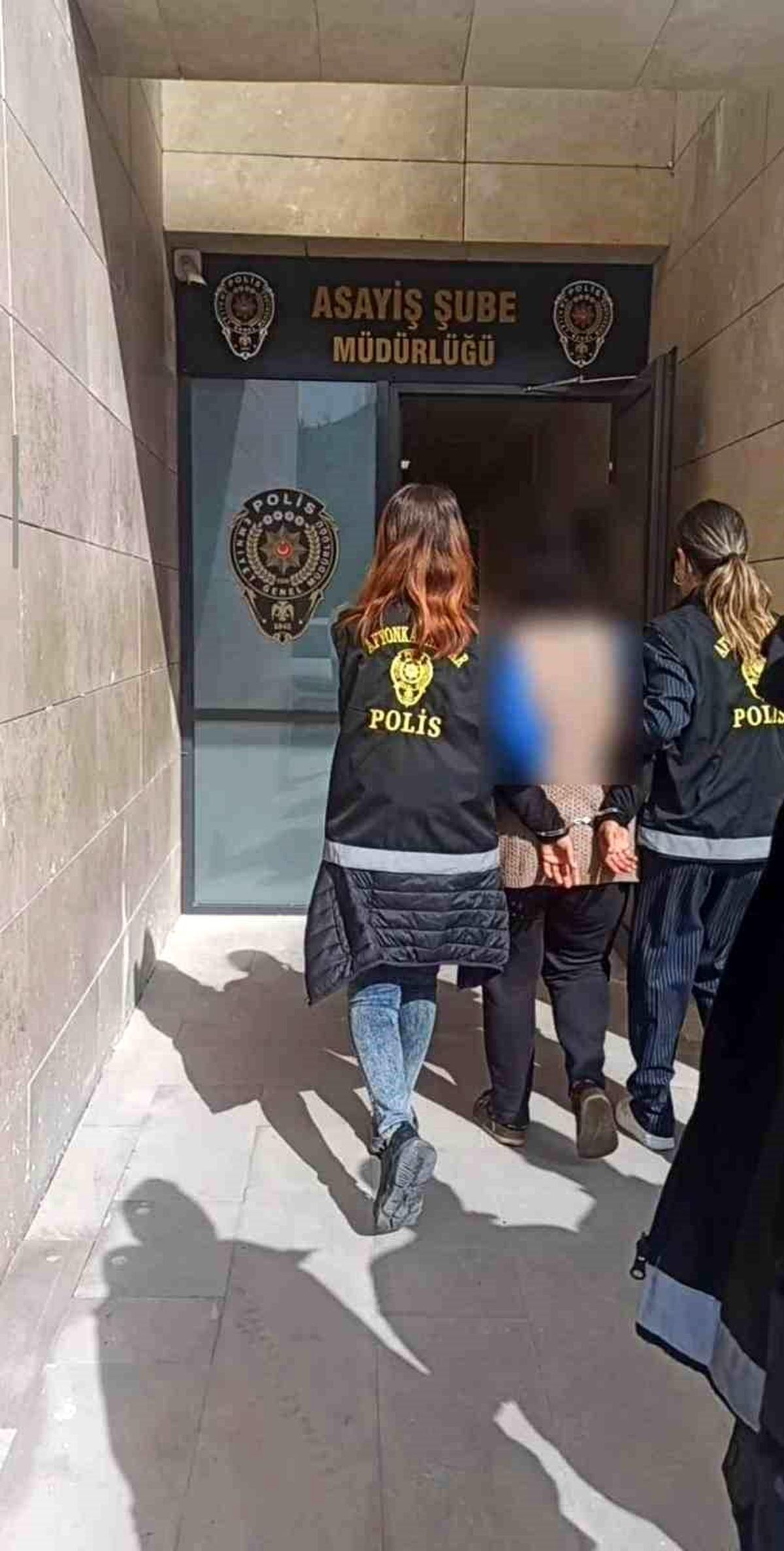 Afyonkarahisar\'da Aranan Şahıs Yakalandı